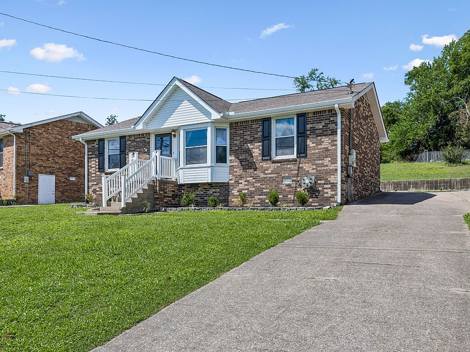 1st image of 104 Spruce Dr