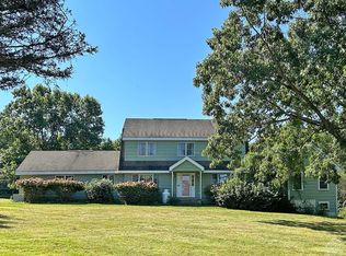 118 Loomis Rd, Chatham, NY 12037