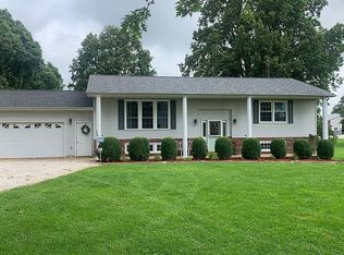 1203 Ferrydale Rd, Odin, IL 62870