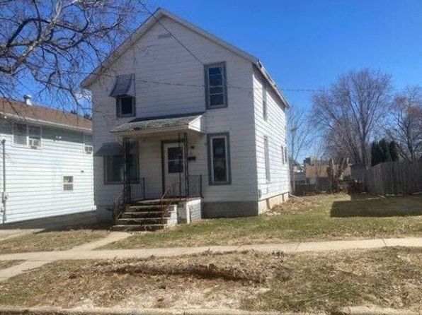 313 N Grove Ave, Freeport, IL 61032