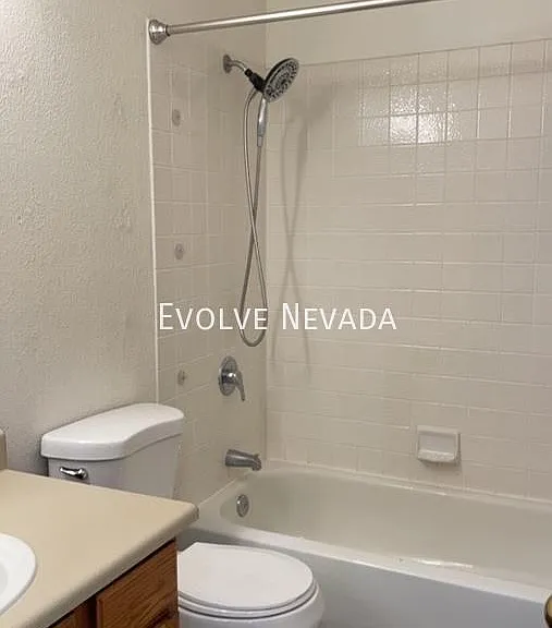 3 bed, 2.0 bath, 1334 sqft, $2,295 — Photo 17