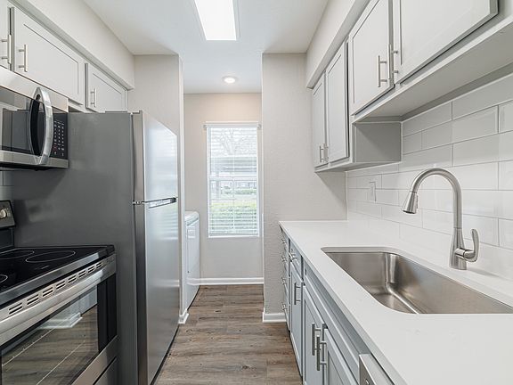 3rd image of 2400 Old South Dr APT 2106