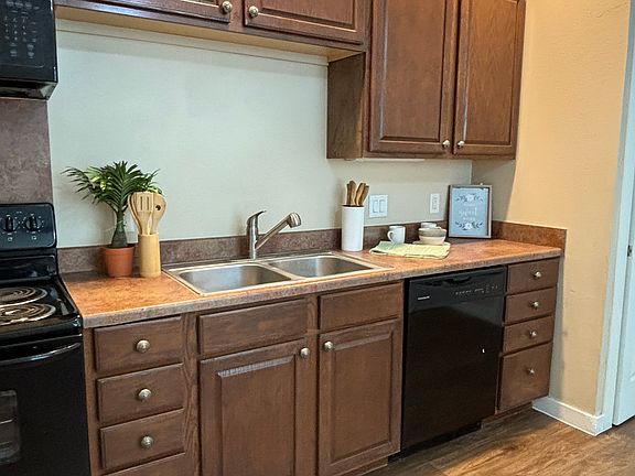 2nd image of 1010 22nd St #2