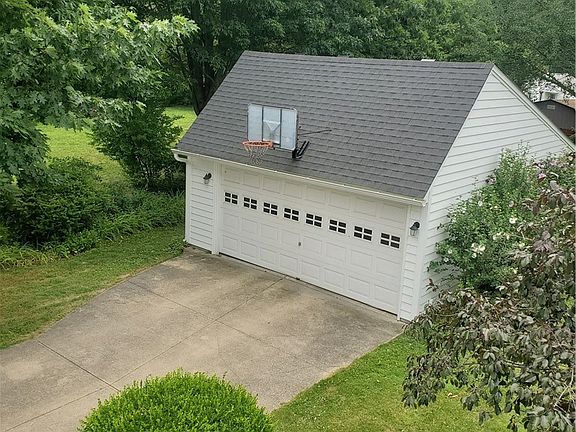 2nd image of 24883 Electric Dr