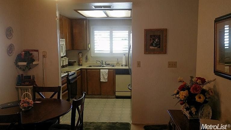 2nd image of 3056 Radford Way