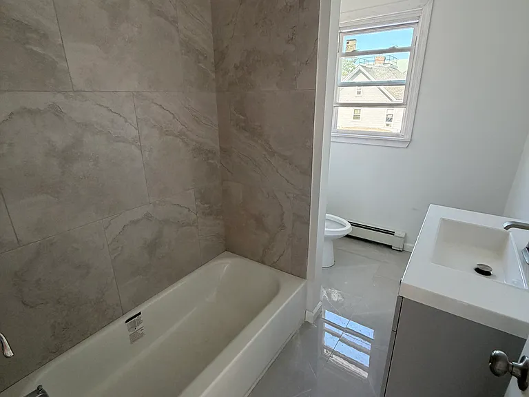 23 W Clay St #2 — Photo 3