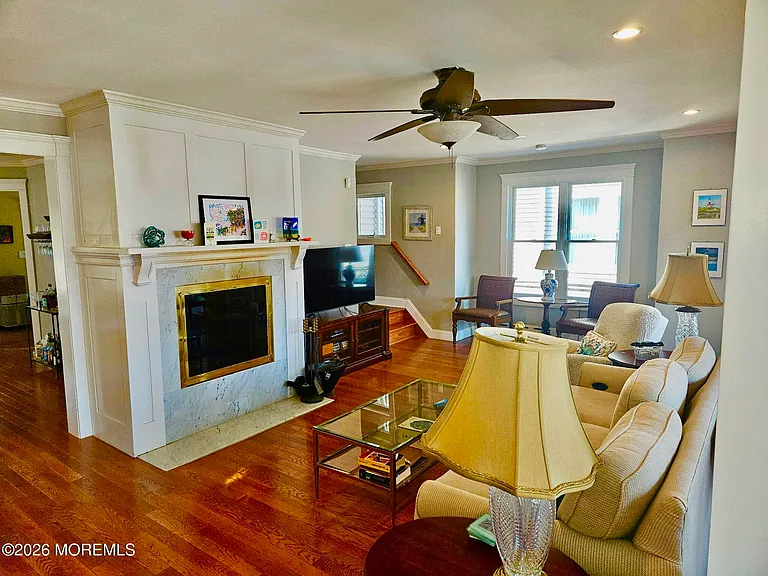1305 Locust Dr — Photo 9