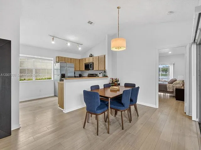 11804 NW 13th St — Photo 13