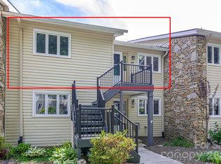 461 Britton Creek Dr, Hendersonville, NC 28791