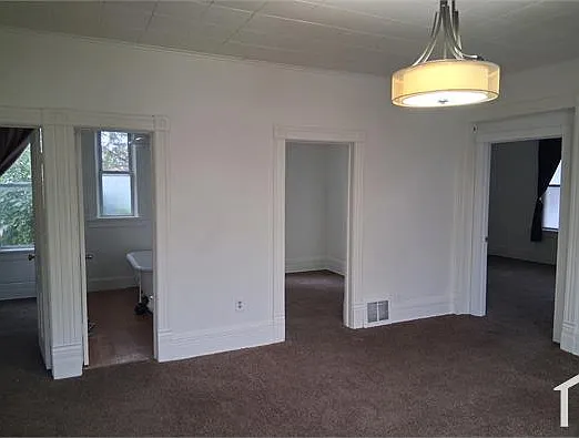 3 bed, 2000 sqft, $1,650 — Photo 3