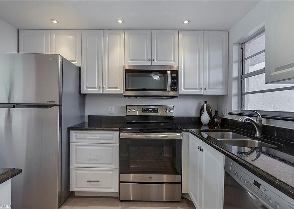 1st image of 190 Turtle Lake Ct APT 111