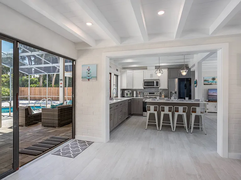 5005 Commonwealth Dr — Photo 14