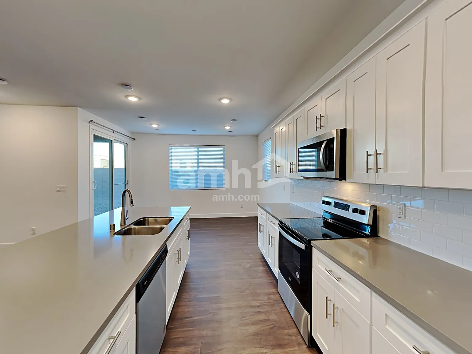 5 bed, 3.0 bath, 2487 sqft, $2,825 — Photo 4