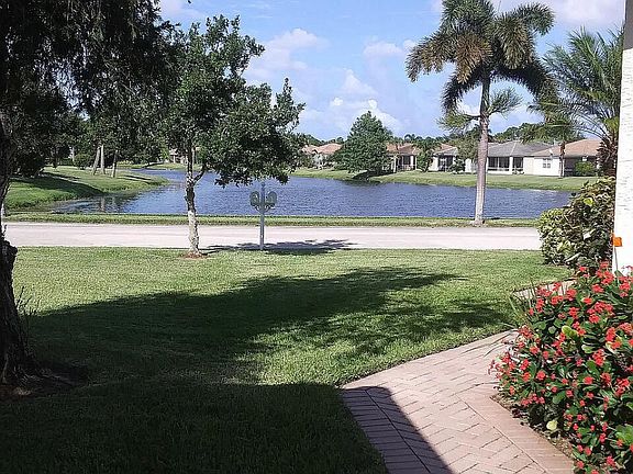 4th image of 328 SW Tomoka Springs Drive