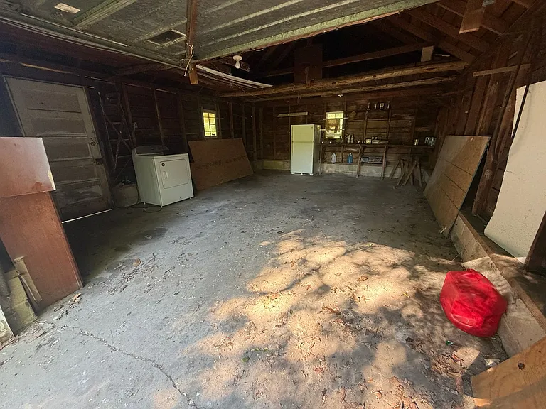 718 Confederate Ave — Photo 16