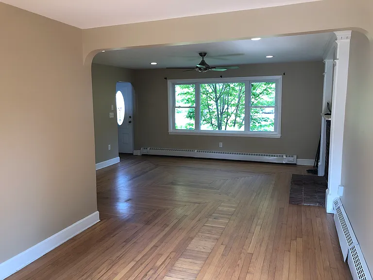 410 Sanford Rd — Photo 9