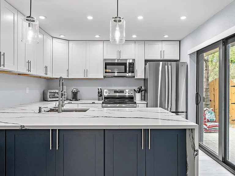 2902 29th Ct — Photo 3