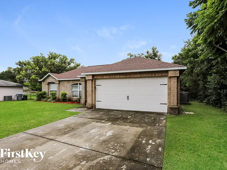 662 Armadillo Dr — Photo 1