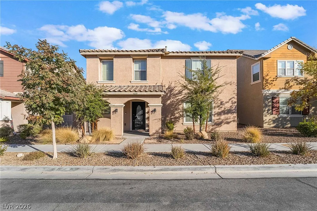 5 bed, 3.0 bath, 2552 sqft, $2,680 — Photo 2