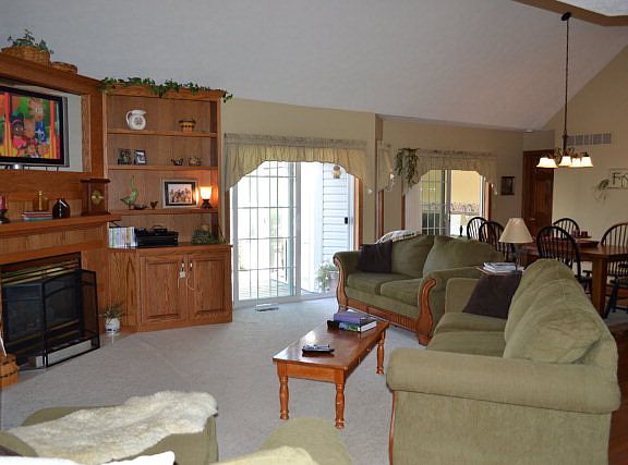 3rd image of 207 N Clawil St