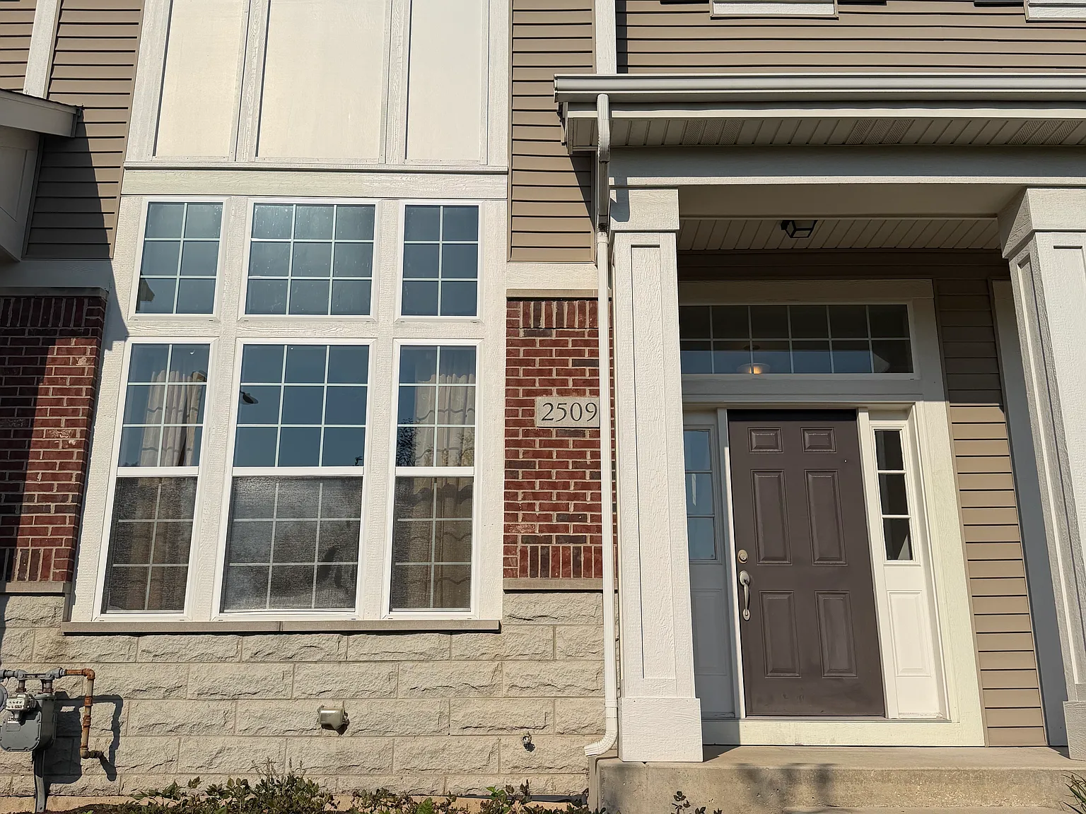 2 bed, 2.5 bath, 1500 sqft, $2,800 — Photo 2