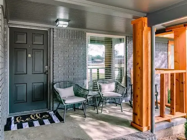 853 Manila Dr, Wake Village, TX 75501