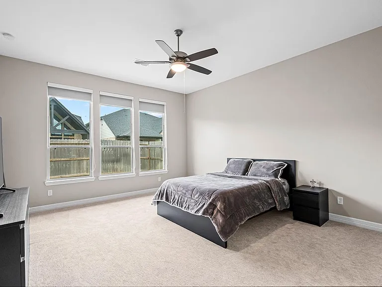 4106 Sherman Oak Ln — Photo 16