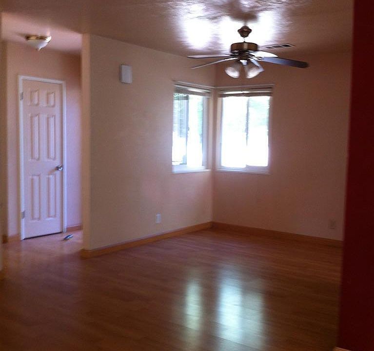 2nd image of 543 Lombardy Ln