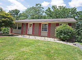 440 Tivoli Rd, Pittsburgh, PA 15239