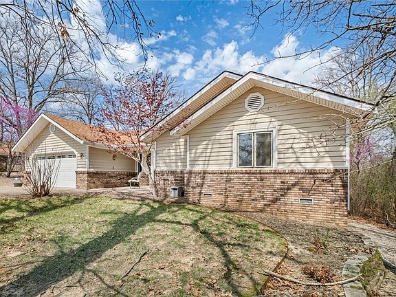 3rd image of 68 Walney Dr