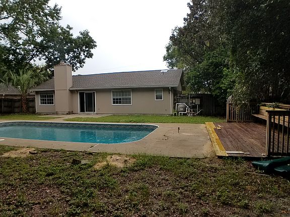 4th image of 114 Newcastle Cir