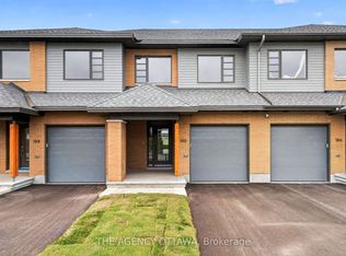 386 Walden Dr, Ottawa, ON K2K 0M9