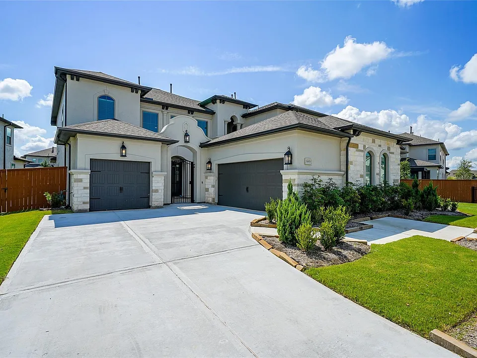 11803 Dalhousie Dr
