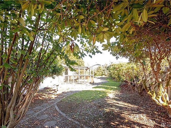 3rd image of 723 Arland Pl