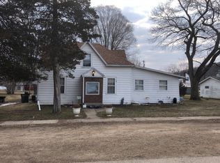 107 S 2nd St, Avoca, WI 53506