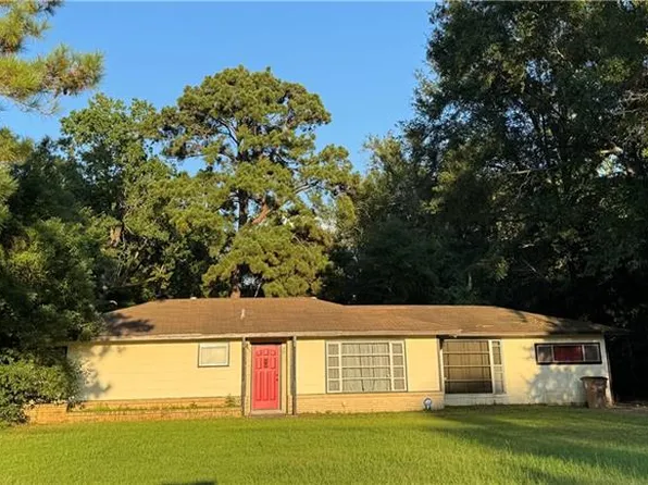 2401 E Hillwood Dr, Mobile, AL 36605