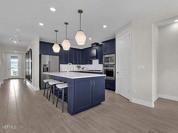 5th image of 112 CREEK PEBBLE Drive