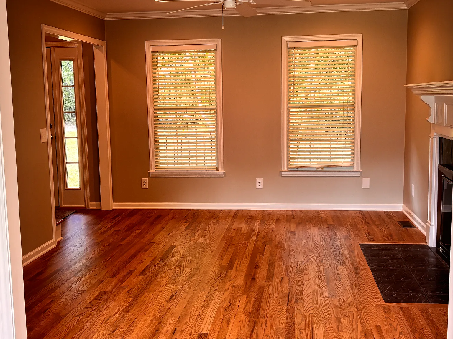 3 bed, 2.5 bath, 2130 sqft, $2,300 — Photo 4