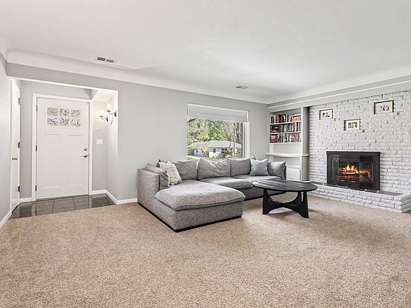 3rd image of 1829 Woodward Ave SE