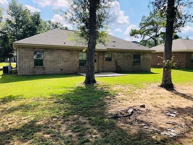 3 bed, 2.0 bath, 1500 sqft, $1,895 — Photo 2