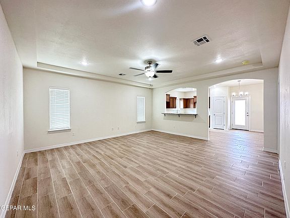 4th image of 11961 Plain Pl
