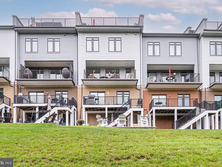 1521 Ribbon Limestone Ter SE — Photo 2