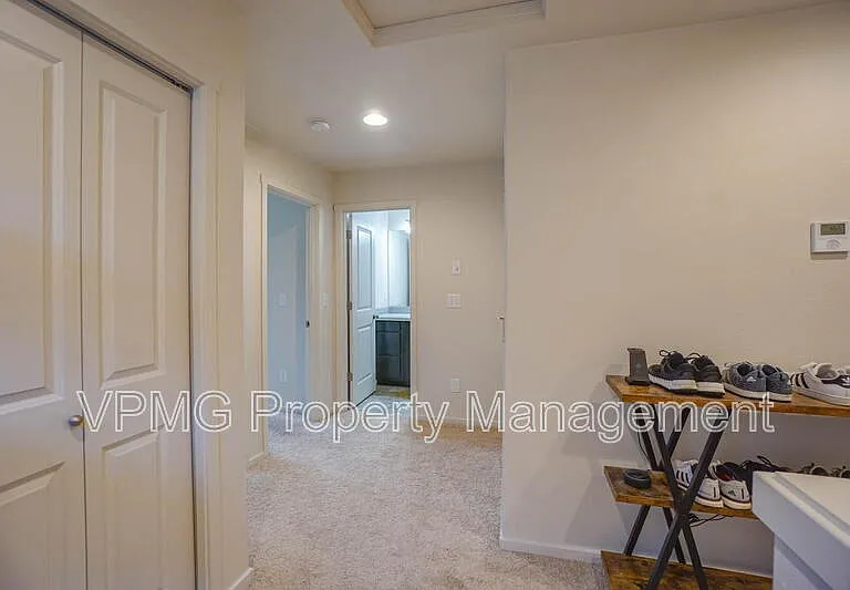2023 NE Four Seasons Ln — Photo 14