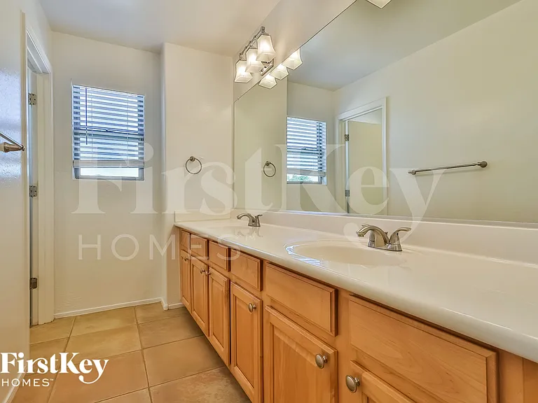 2383 W Morning Sun Cir — Photo 13