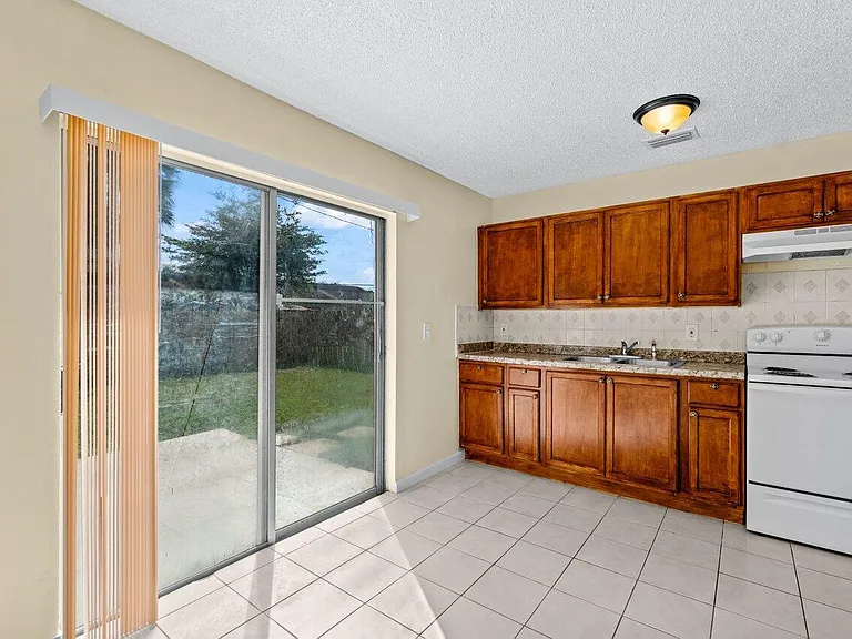 4863 Gulfstream Rd — Photo 8