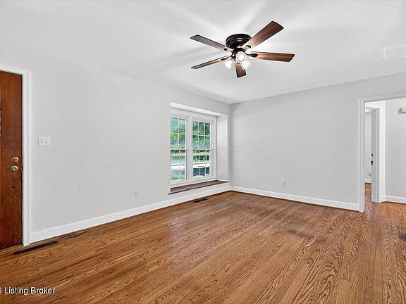 4th image of 2594 Filson Ave