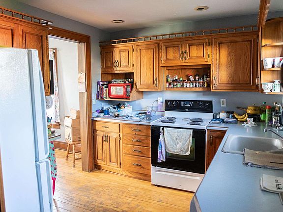 3rd image of 415 Prospect Ave