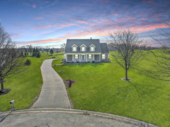 8208 Eagle Rdg, Spring Grove, IL 60081