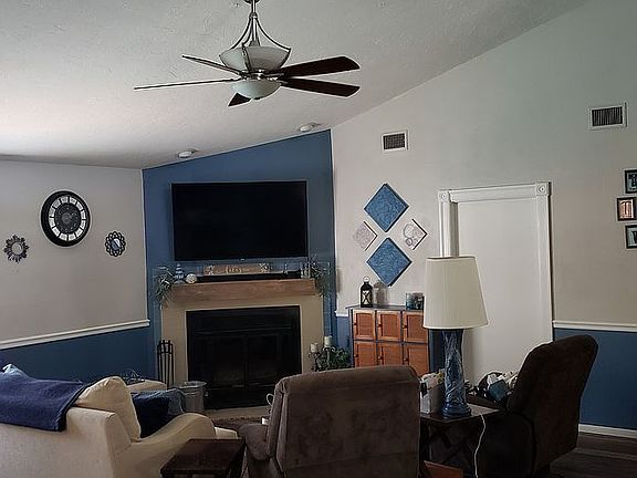 5th image of 22459 Delhi Ave