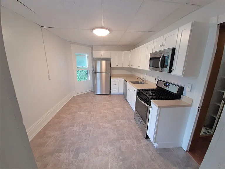 107-109 Hudson St #107 — Photo 5